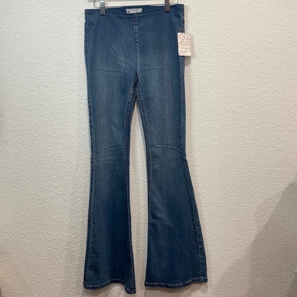 Free People Women’s Authentic Blue Pull On High Rise Flare Jeans Size 28 - Picture 2 of 11